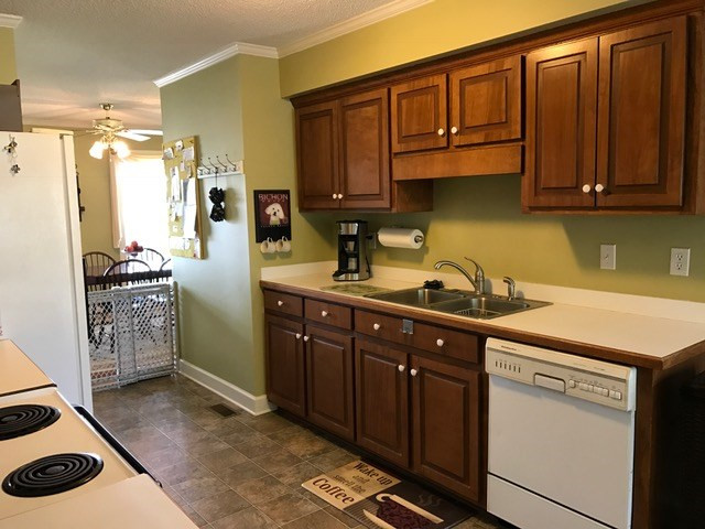 523 Club Knolls Road Dudley, NC 28333 - Photo 10 of 20 Gallery Image 10