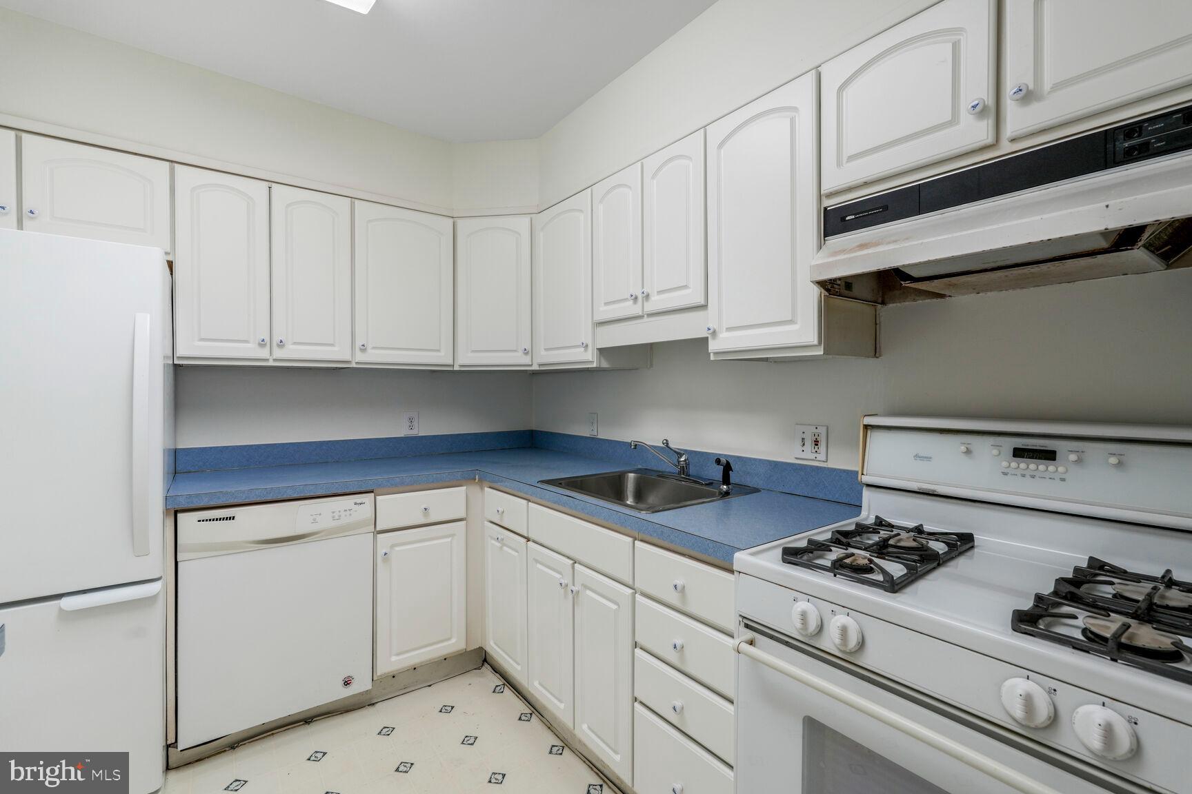 5101 River Road, Unit 1511 Bethesda, MD 20816 - Photo 11 of 21