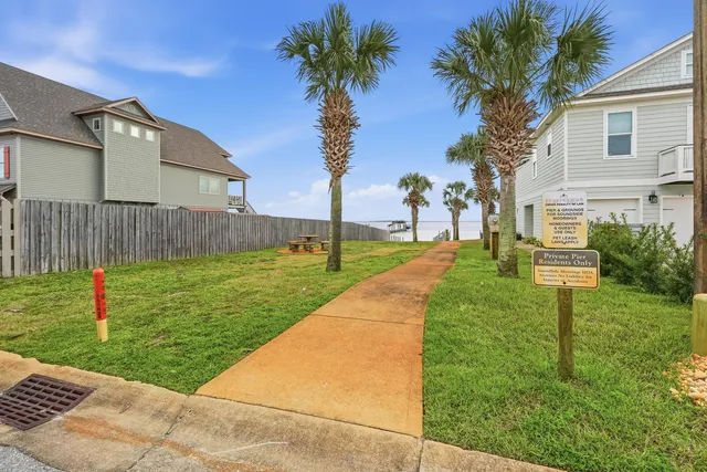 $2,250 | 1949 Mooring Drive, Navarre, FL 32566