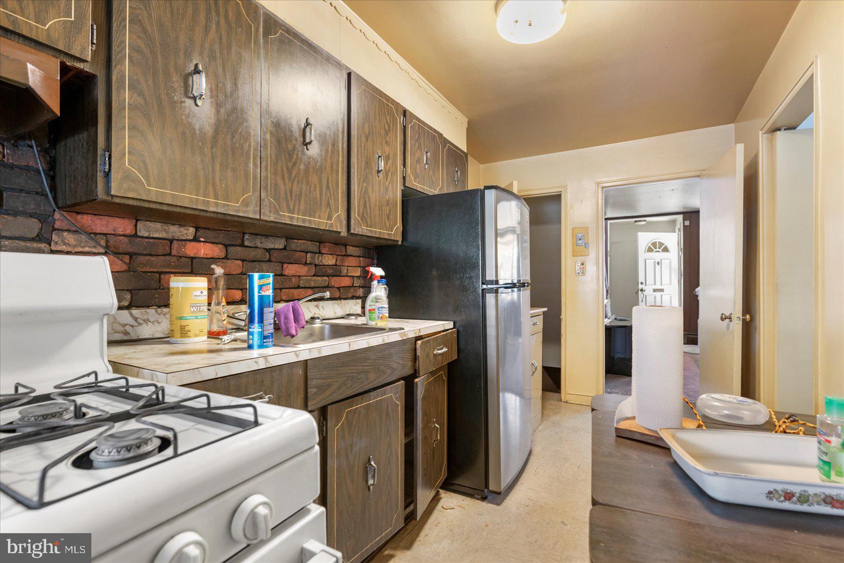 4548 Derby Manor Drive Baltimore, MD 21215 - Photo 11 of 30