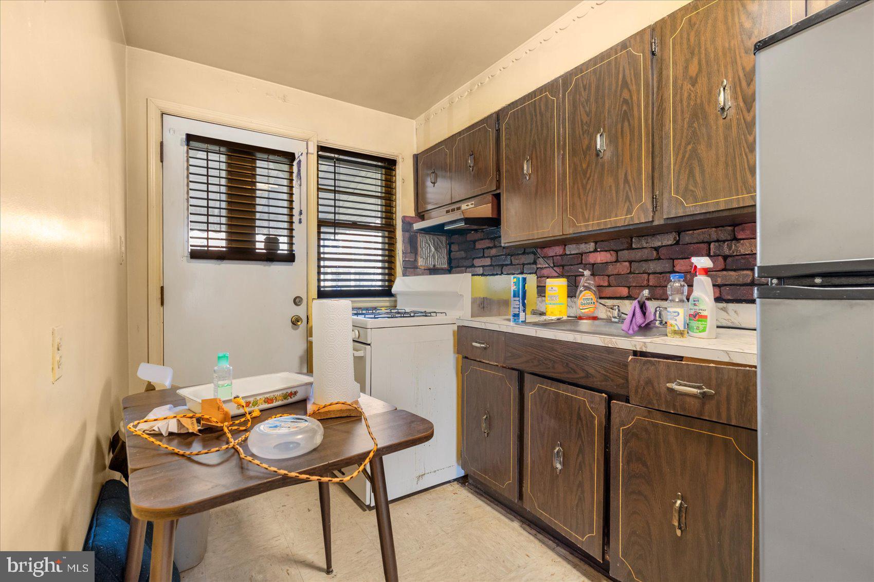 4548 Derby Manor Drive Baltimore, MD 21215 - Photo 9 of 30