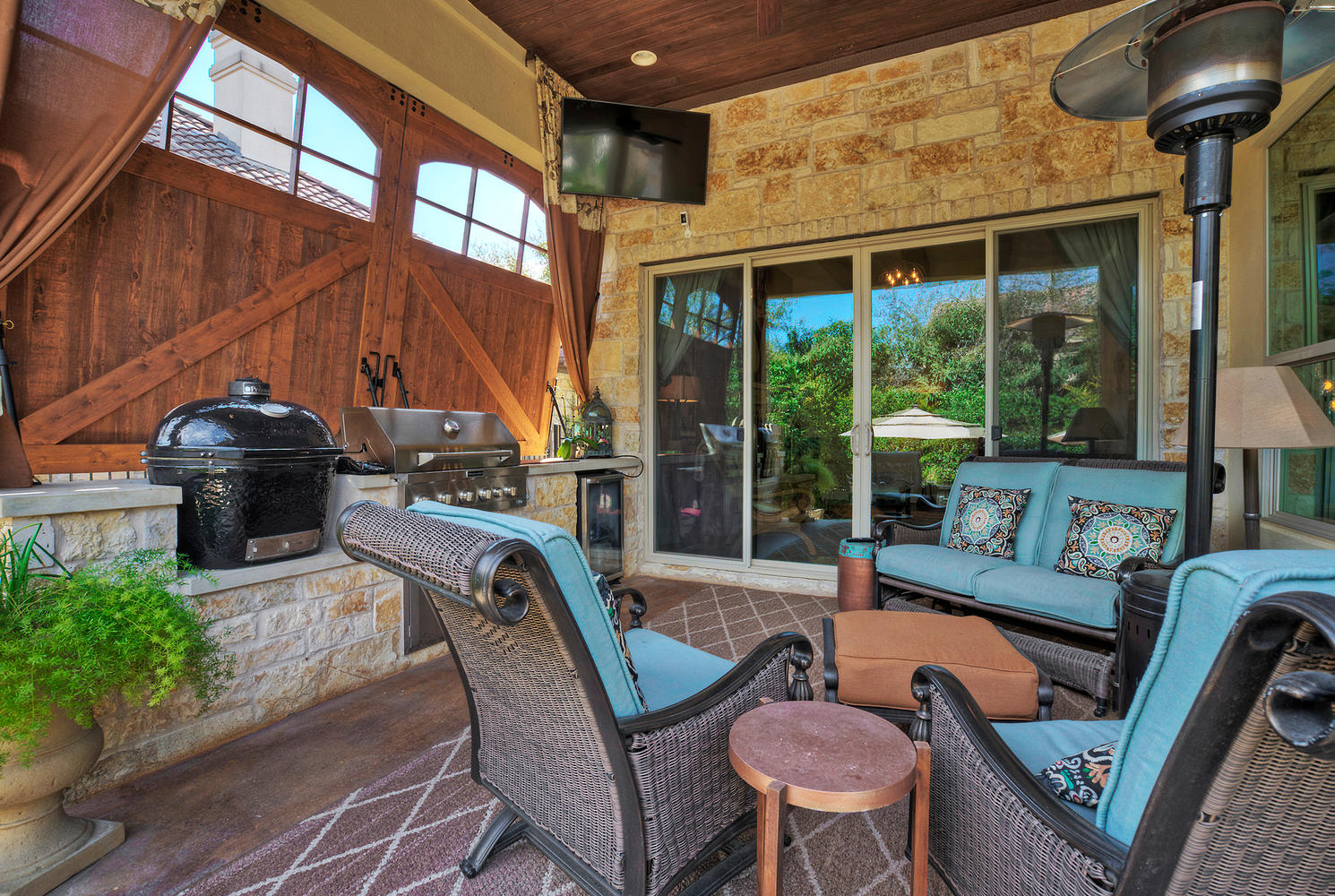 7 Parkside Road The Hills, TX 78738 - Photo 33 of 36 View of patio / terrace with an outdoor kitchen and area to lounge