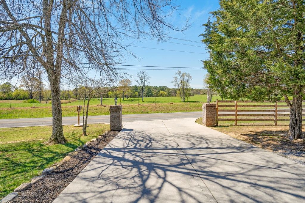 1206 Walker Road Chatsworth, GA 30705 - Photo 4 of 43 Gallery Image 4