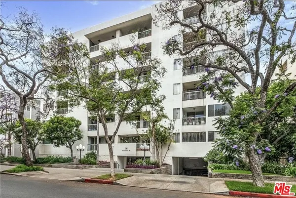 $4,499 | 321 North Oakhurst Drive, Unit 306, Beverly Hills, CA 90210