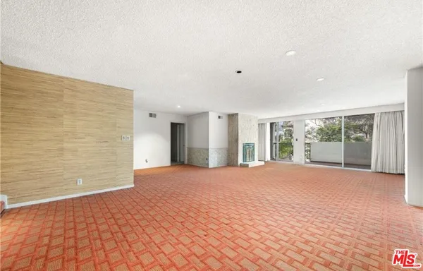 $4,499 | 321 North Oakhurst Drive, Unit 306, Beverly Hills, CA 90210