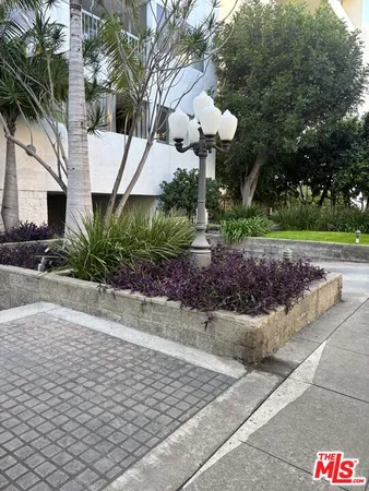 $4,499 | 321 North Oakhurst Drive, Unit 306, Beverly Hills, CA 90210