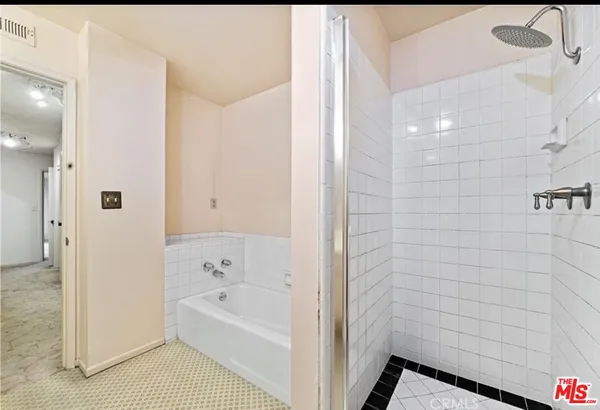 $4,499 | 321 North Oakhurst Drive, Unit 306, Beverly Hills, CA 90210