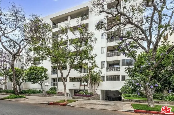 $4,499 | 321 North Oakhurst Drive, Unit 306, Beverly Hills, CA 90210