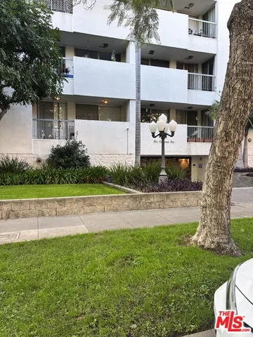 $4,500 | 321 North Oakhurst Drive, Unit 306, Beverly Hills, CA 90210