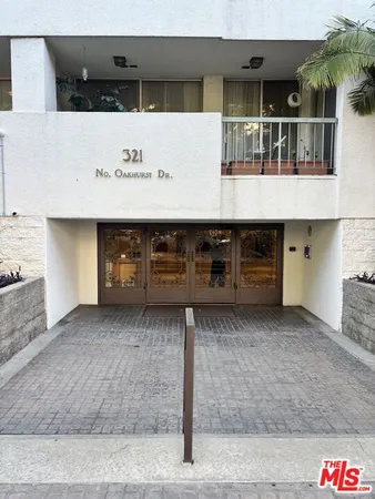 $4,499 | 321 North Oakhurst Drive, Unit 306, Beverly Hills, CA 90210