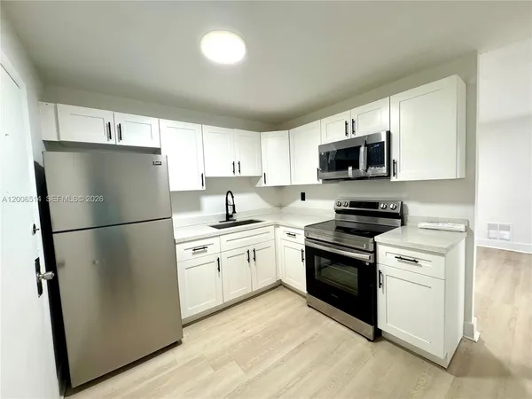 $1,999 | 12215 West Dixie Highway, Unit 304, North Miami, FL 33161