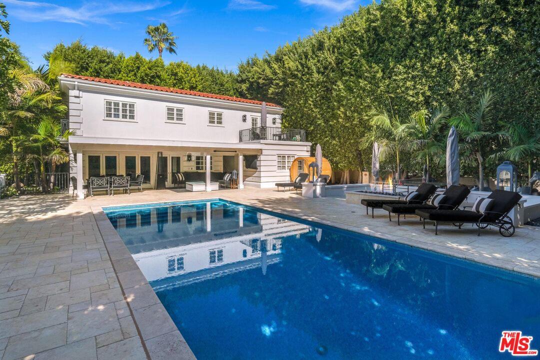 708 North Hillcrest Road Beverly Hills, CA 90210 - Photo 8 of 11 a view of a building with street view