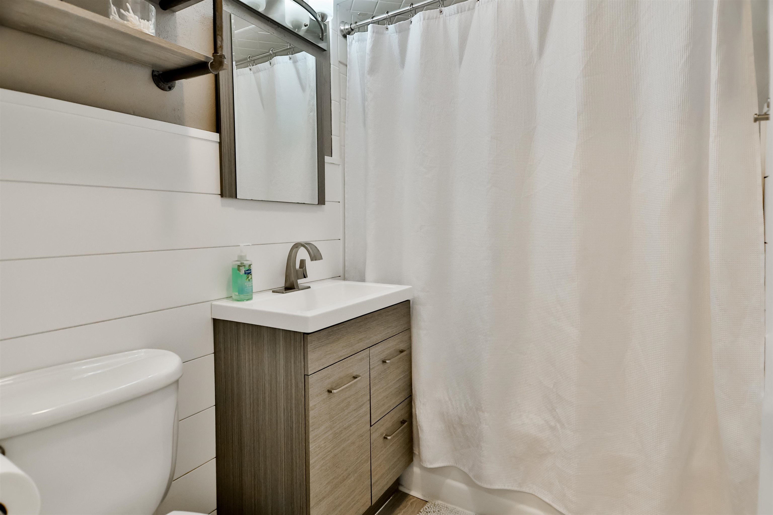 4233 Pinecrest Road Rockford, IL 61107 - Photo 16 of 30 Gallery Image 16