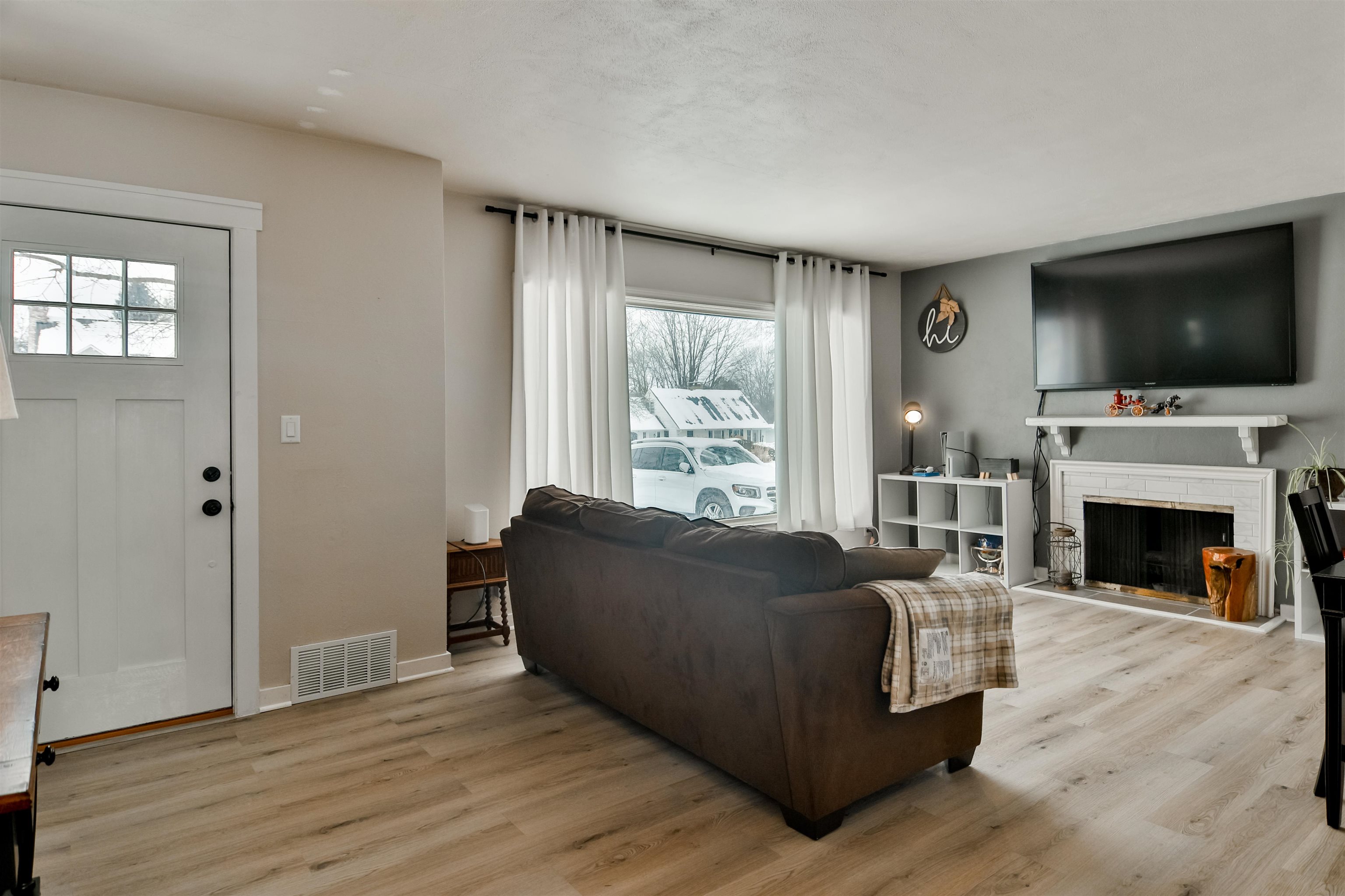 4233 Pinecrest Road Rockford, IL 61107 - Photo 6 of 30 Gallery Image 6