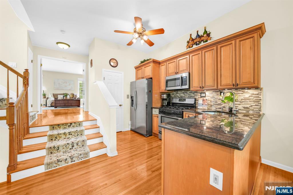 15 Nuthatcher Court Wayne, NJ 07470 - Photo 7 of 34