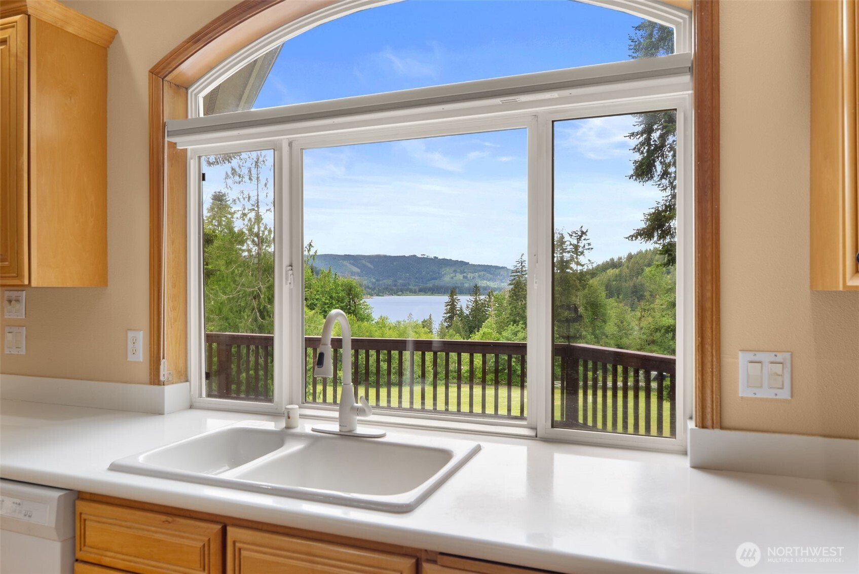 1410 Summit Lake Shore Road Northwest Olympia, WA 98502 - Photo 12 of 40