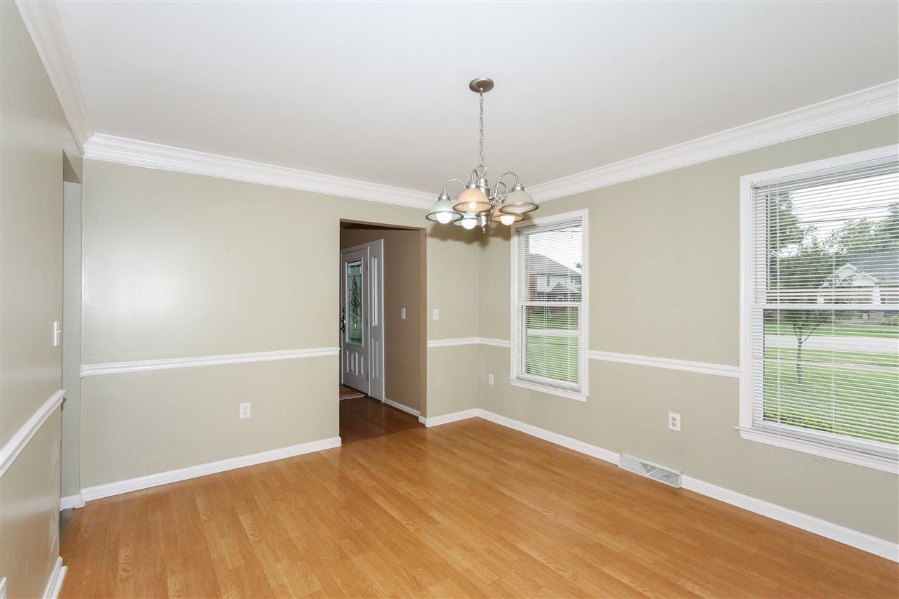 3037 Charter Oak Road Fort Mitchell, KY 41017 - Photo 8 of 39 Gallery Image 8