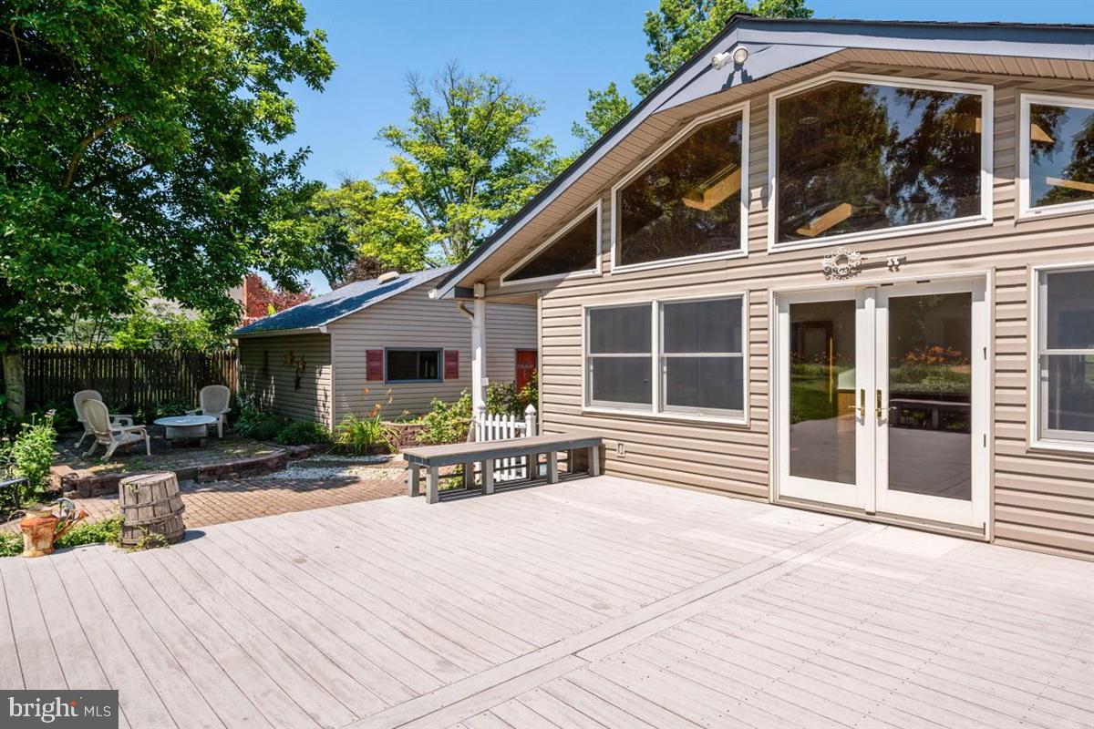 15929 Attleboro Road Silver Spring, MD 20905 - Photo 20 of 46 Deck and patio area