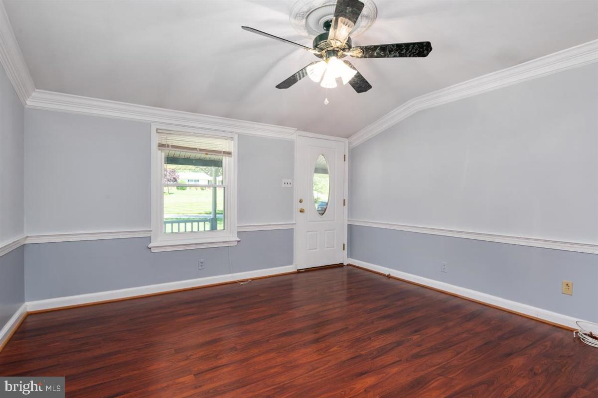 15929 Attleboro Road Silver Spring, MD 20905 - Photo 6 of 46 Living Room