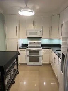 $355,000 | 565 Oaks Lane, Unit 103, Pompano Beach, FL 33069