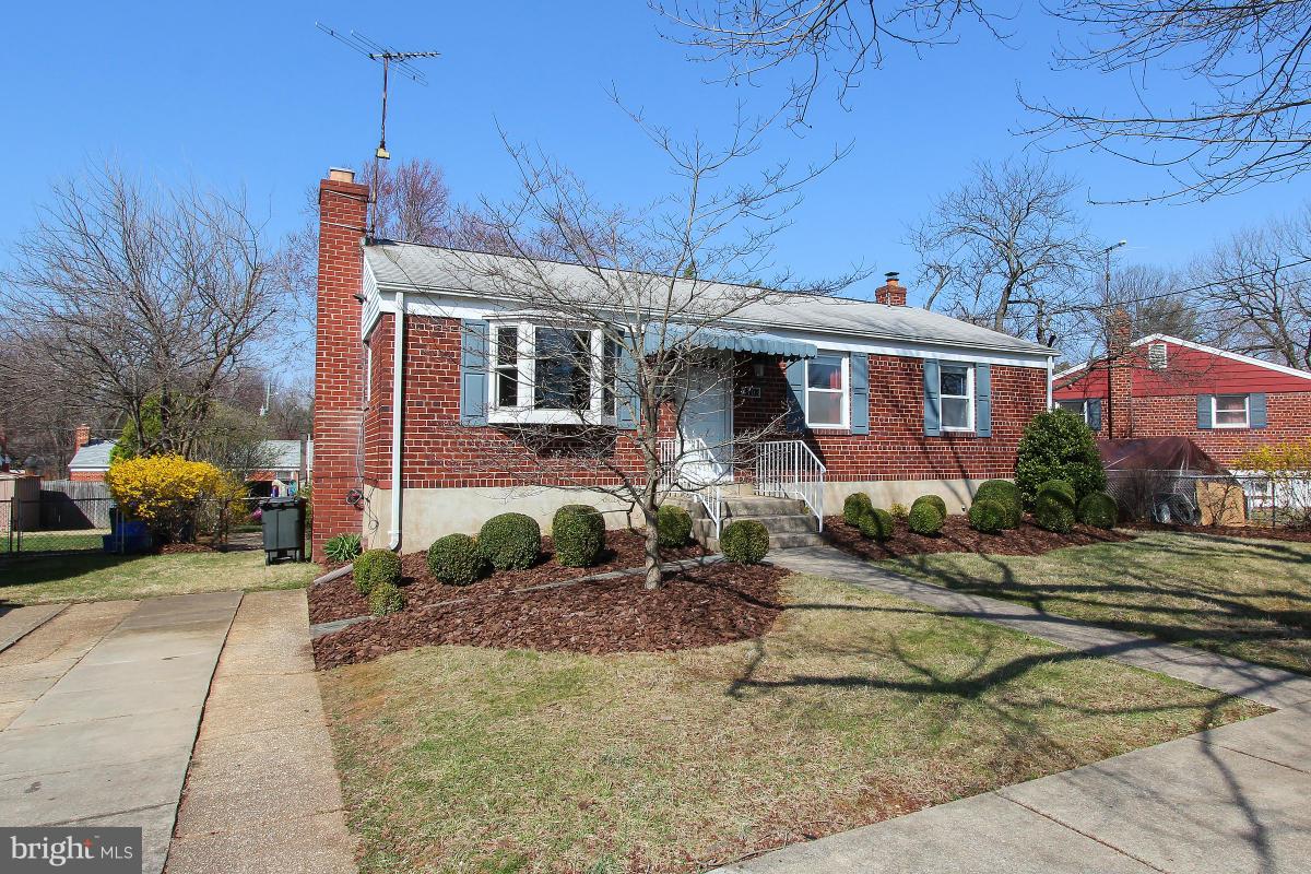 4703 Topping Road Rockville, MD 20852 - Photo 3 of 30 Exterior (Front)