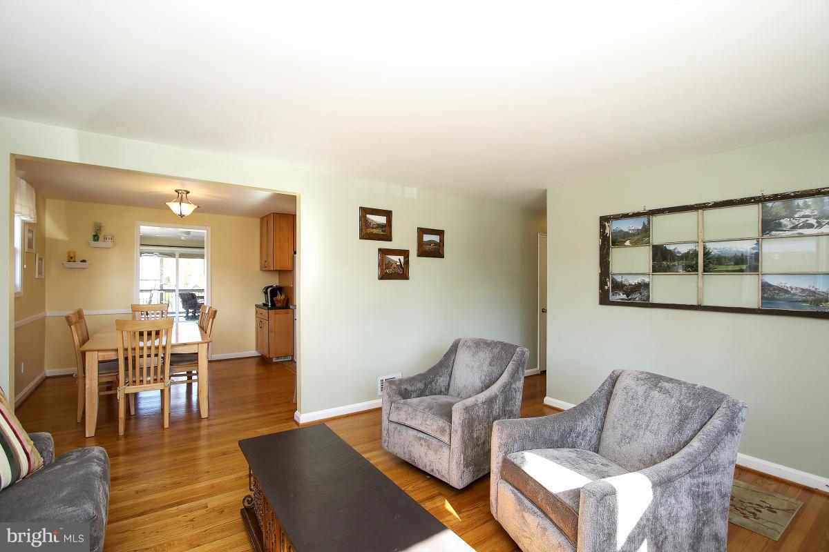 4703 Topping Road Rockville, MD 20852 - Photo 7 of 30 Interior (General)