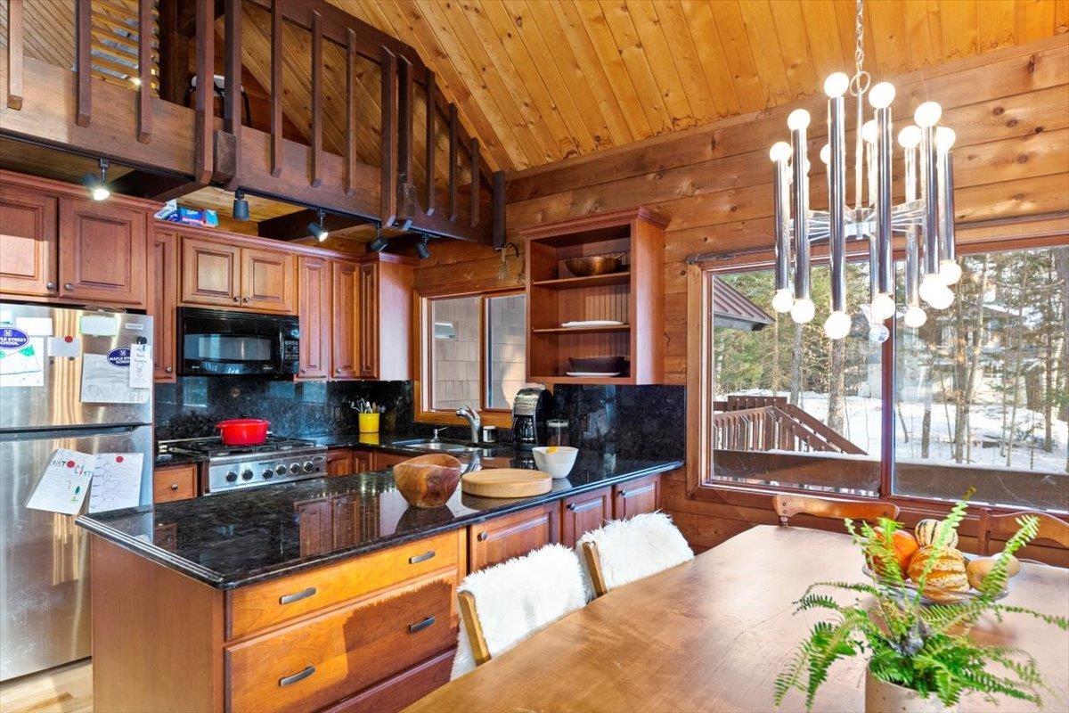 33 Strattonwald Road Winhall, VT 05340 - Photo 5 of 36