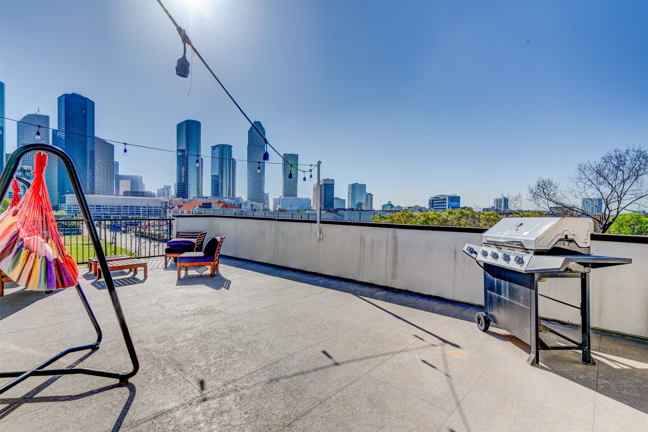 1124 West Dallas Street Houston, TX 77019 - Photo 23 of 28 a living room with furniture