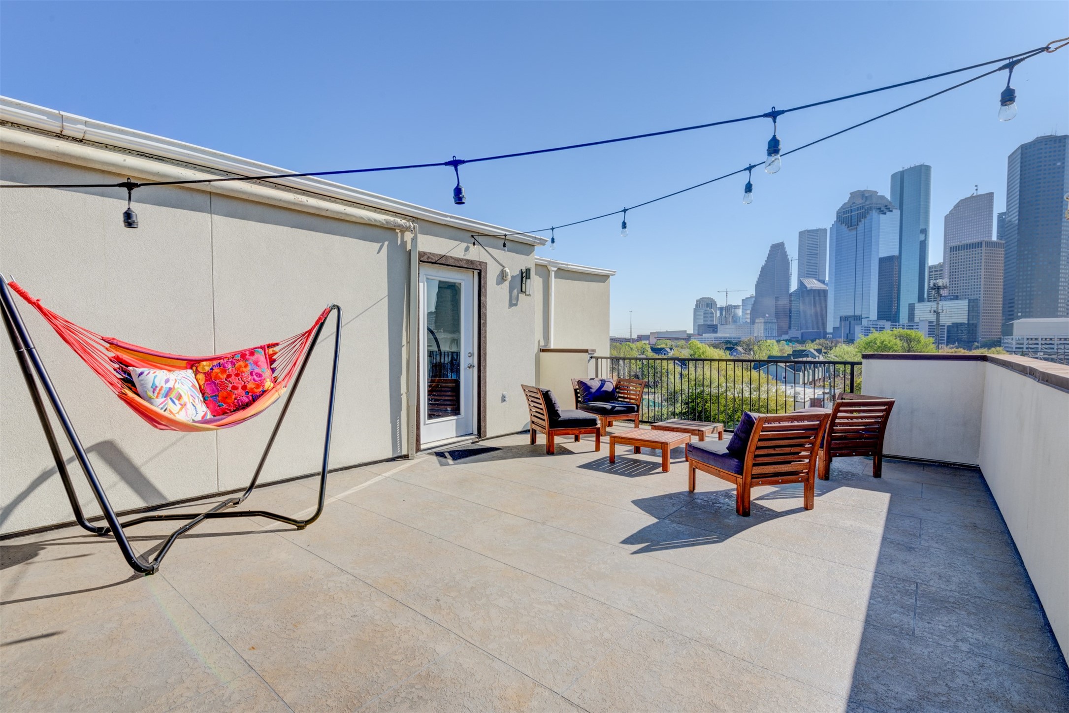 1124 West Dallas Street Houston, TX 77019 - Photo 24 of 28 a outdoor space with furniture
