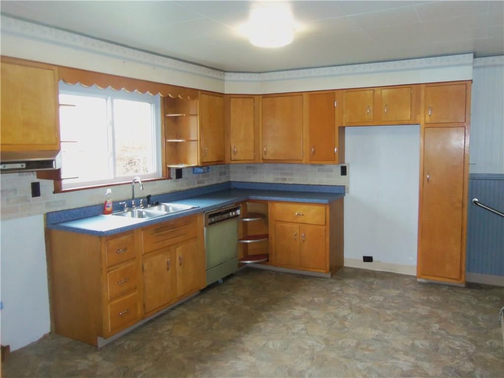 626 Cadogan Slate Lick Road Kittanning, PA 16201 - Photo 3 of 14