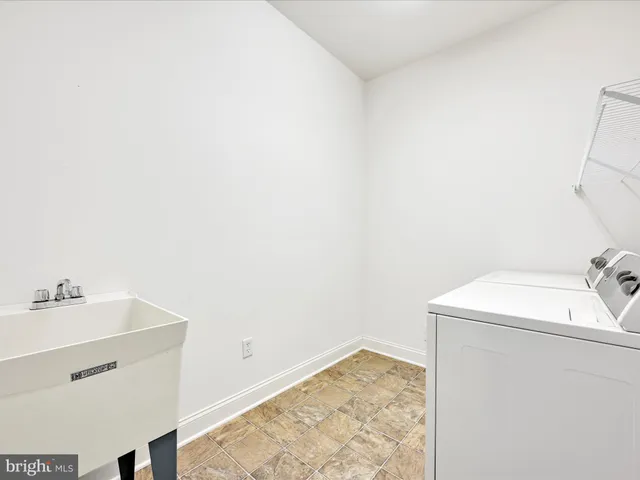 $475,000 | 660 Woodfield Drive, Lititz, PA 17543