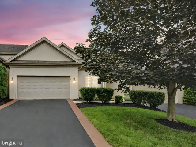 $475,000 | 660 Woodfield Drive, Lititz, PA 17543