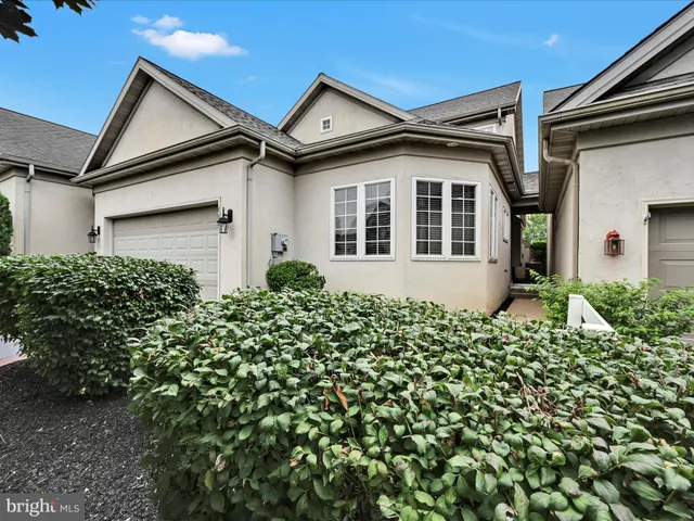 $475,000 | 660 Woodfield Drive, Lititz, PA 17543