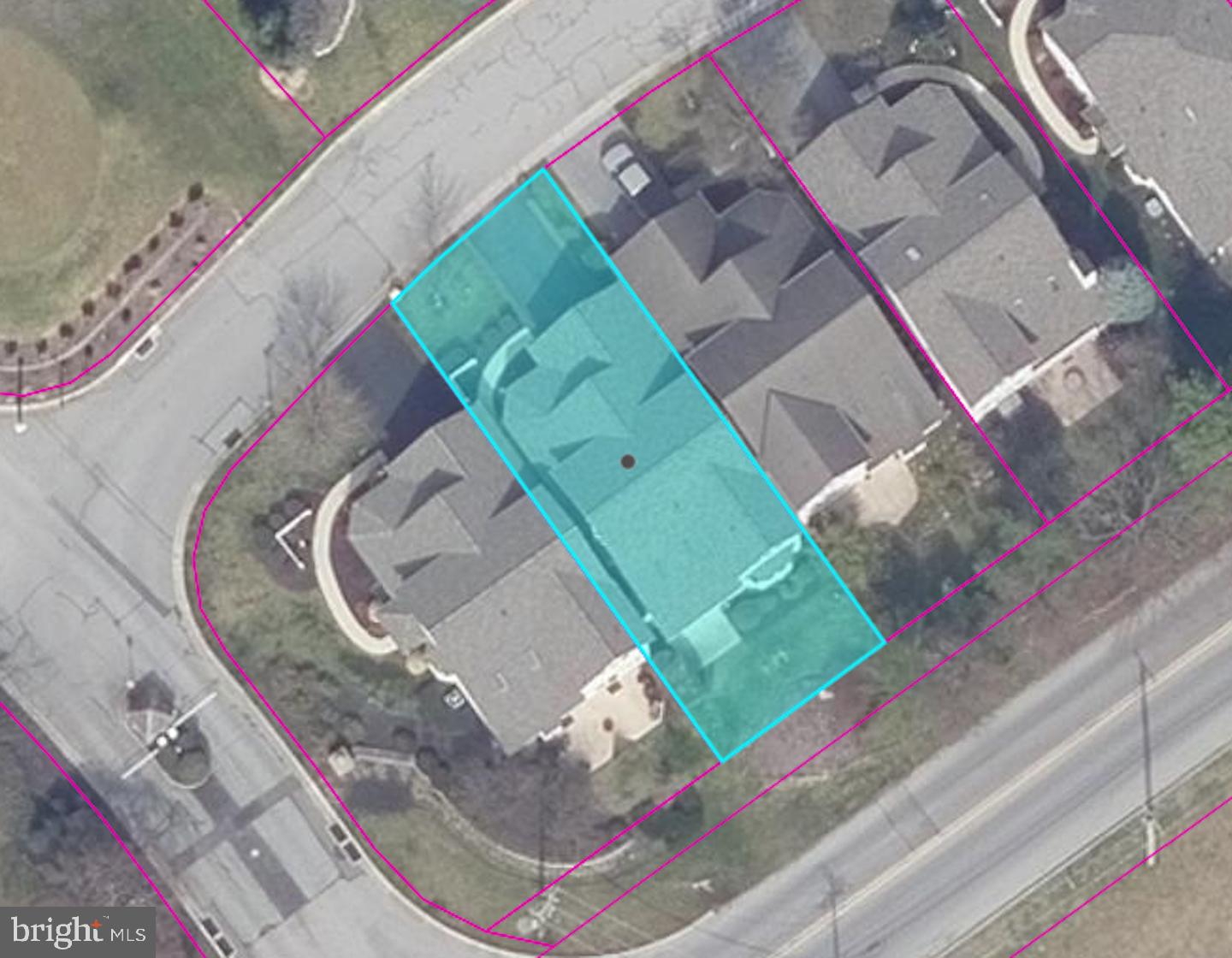 660 Woodfield Drive Lititz, PA 17543 - Photo 35 of 43 an aerial view of a house