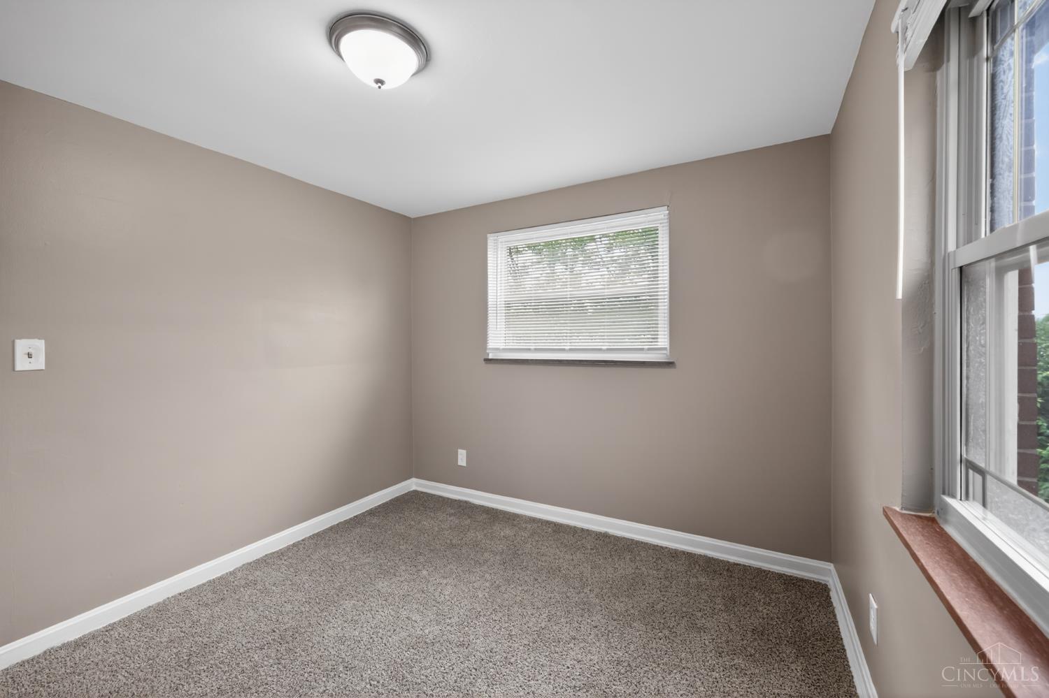 6331 Stover Avenue Golf Manor, OH 45237 - Photo 10 of 29