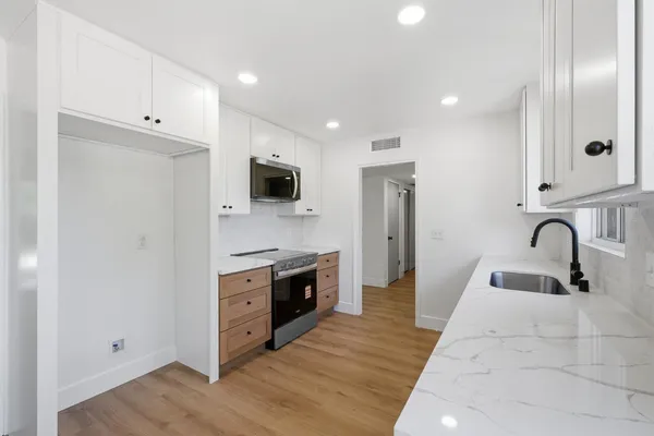 $499,900 | 1295 East Almendra Drive, Fresno, CA 93710