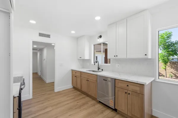 $499,900 | 1295 East Almendra Drive, Fresno, CA 93710