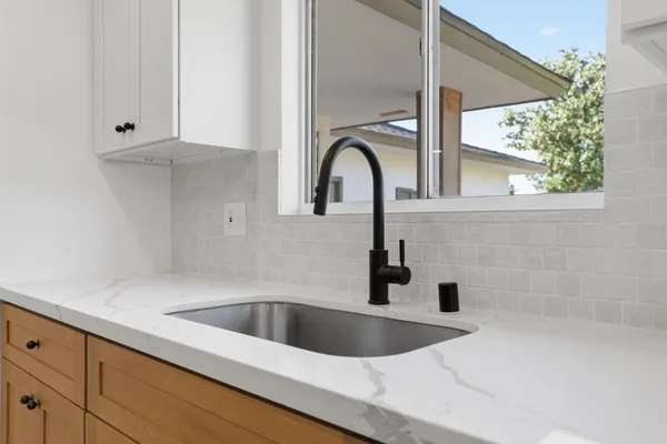 $499,900 | 1295 East Almendra Drive, Fresno, CA 93710