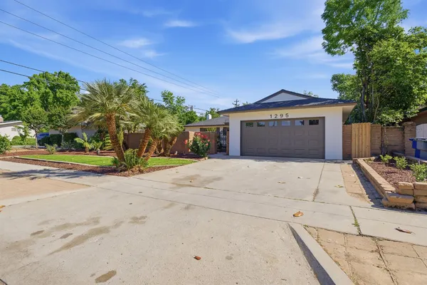 $499,900 | 1295 East Almendra Drive, Fresno, CA 93710