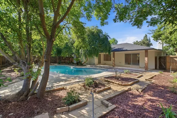 $499,900 | 1295 East Almendra Drive, Fresno, CA 93710