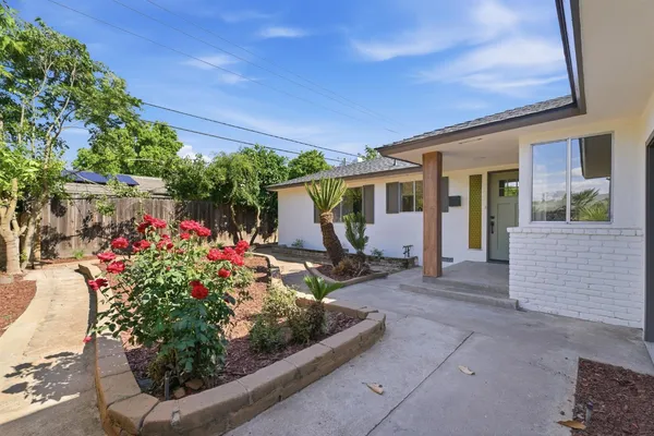 $499,900 | 1295 East Almendra Drive, Fresno, CA 93710