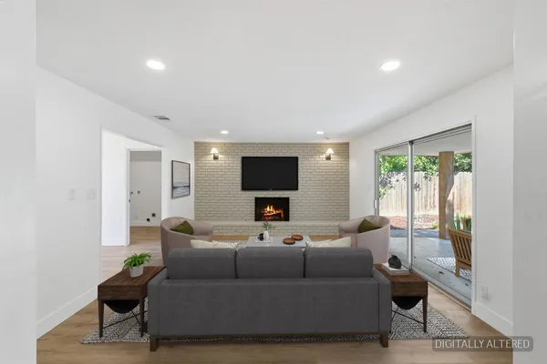 $499,900 | 1295 East Almendra Drive, Fresno, CA 93710