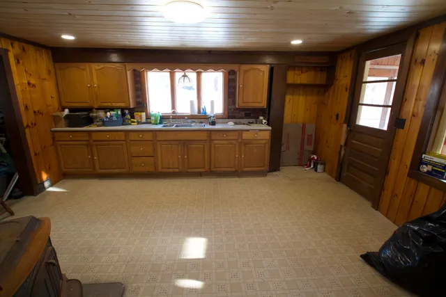 $155,000 | 103 Pleasant Street, Dexter, ME 04930