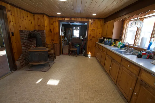 $155,000 | 103 Pleasant Street, Dexter, ME 04930