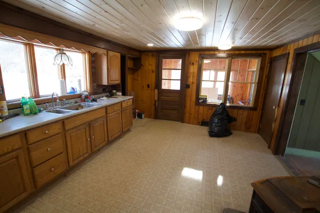 $155,000 | 103 Pleasant Street, Dexter, ME 04930