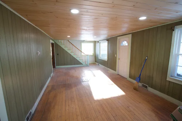 $155,000 | 103 Pleasant Street, Dexter, ME 04930