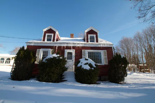 $149,000 | 103 Pleasant Street, Dexter, ME 04930