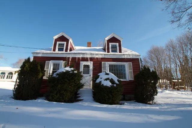 $155,000 | 103 Pleasant Street, Dexter, ME 04930
