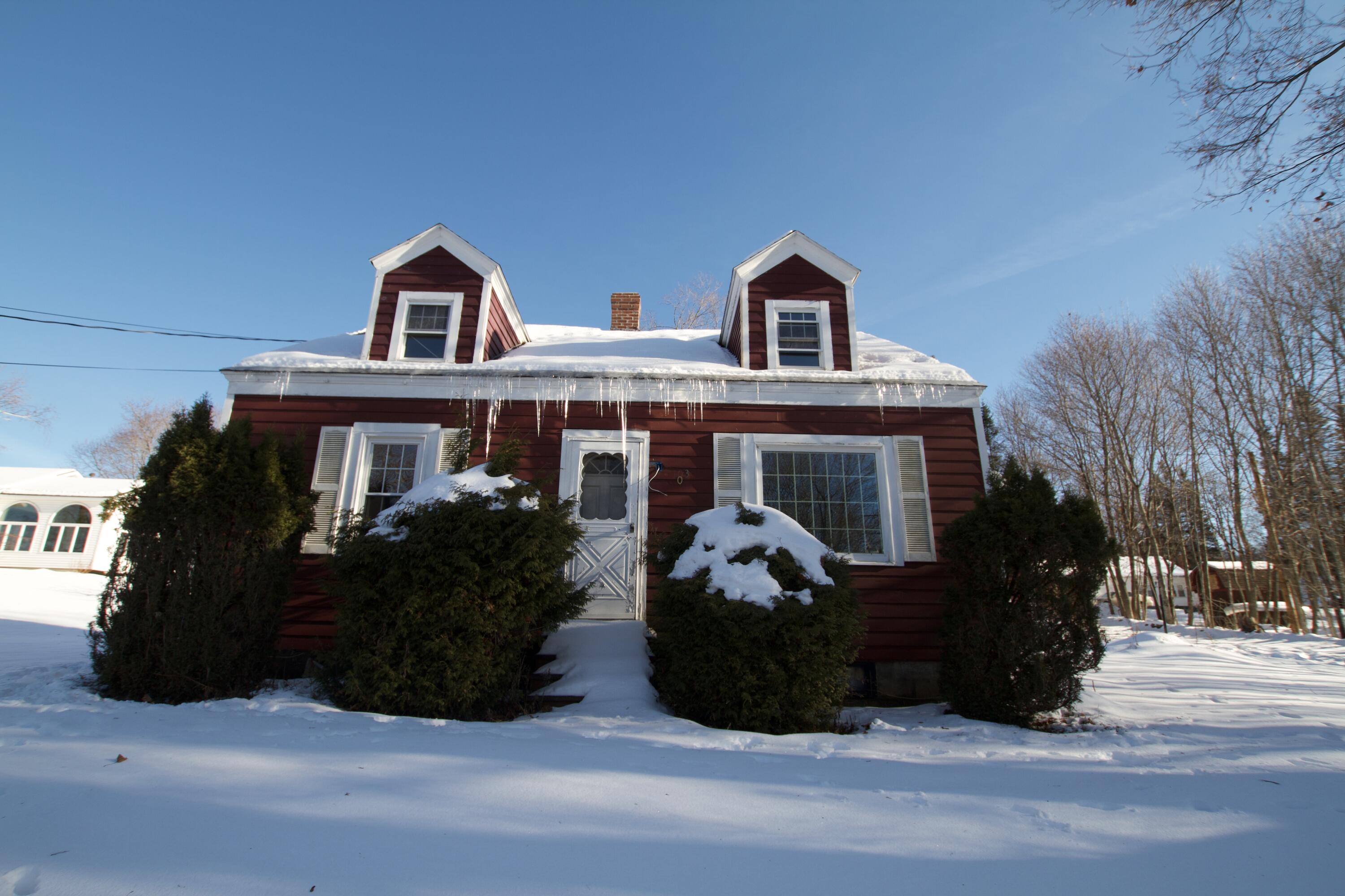 103 Pleasant Street Dexter, ME 04930 - Photo 2 of 38 IMG_5187