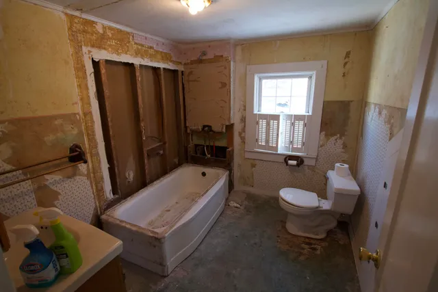 $155,000 | 103 Pleasant Street, Dexter, ME 04930